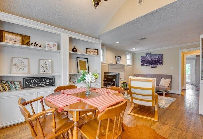 Chic Atlanta Retreat W/ Patio & Outdoor Dining!