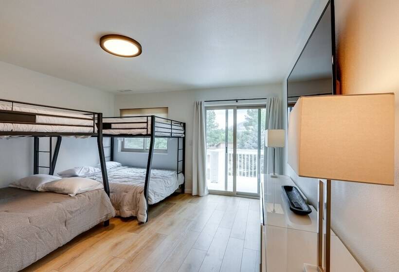 Chic Flagstaff Retreat W/ Fireplace & Patio!