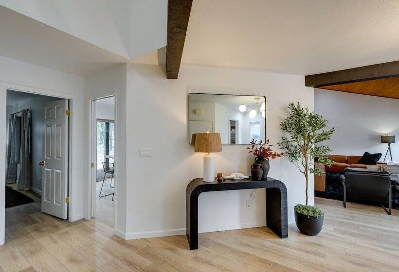 Chic Flagstaff Retreat W/ Fireplace & Patio!