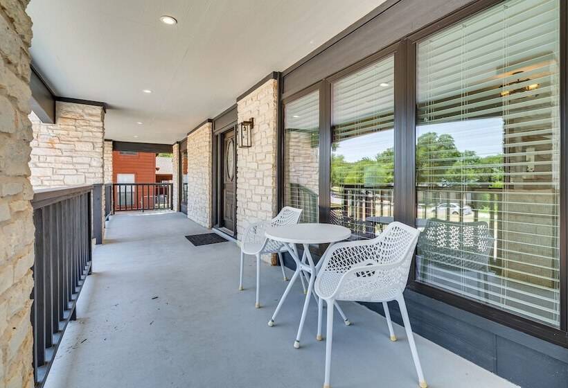 Texas Family Friendly Escape W/ Pool: Near Lake!