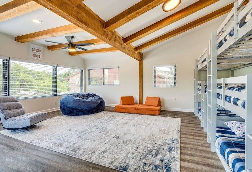 Texas Family Friendly Escape W/ Pool: Near Lake!