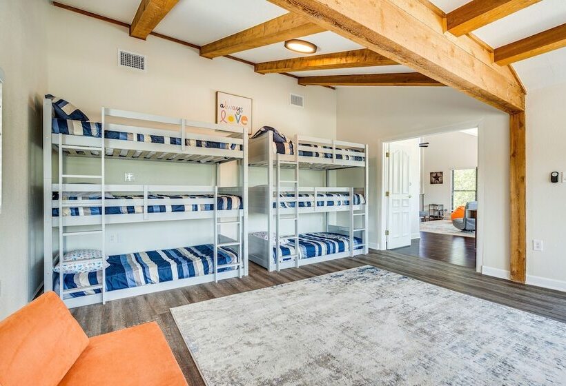 Texas Family Friendly Escape W/ Pool: Near Lake!