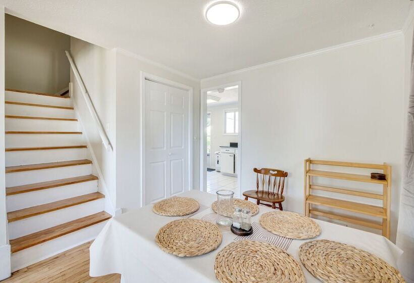 Cleveland Vacation Rental: Minutes To Downtown!