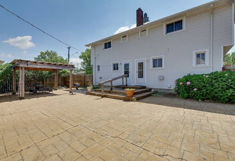 Cleveland Vacation Rental: Minutes To Downtown!