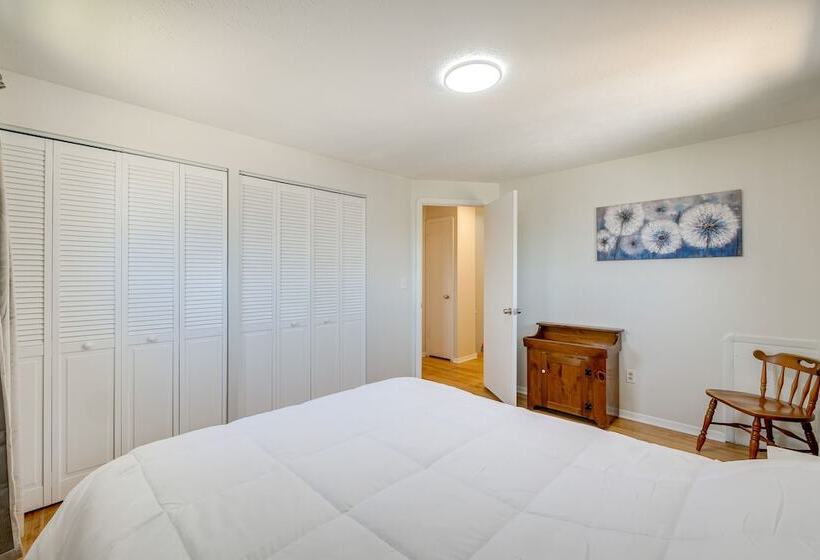 Cleveland Vacation Rental: Minutes To Downtown!