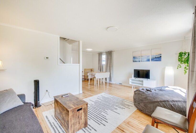 Cleveland Vacation Rental: Minutes To Downtown!