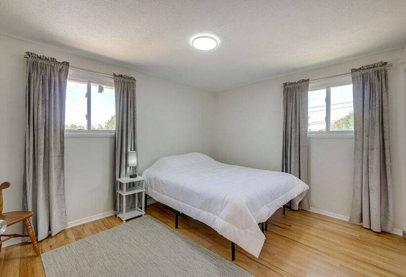 Cleveland Vacation Rental: Minutes To Downtown!