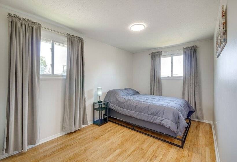 Cleveland Vacation Rental: Minutes To Downtown!