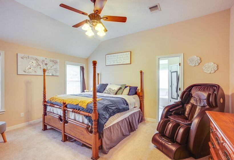 College Station Home W/ Yard ~ 4 Mi To Texas A & M