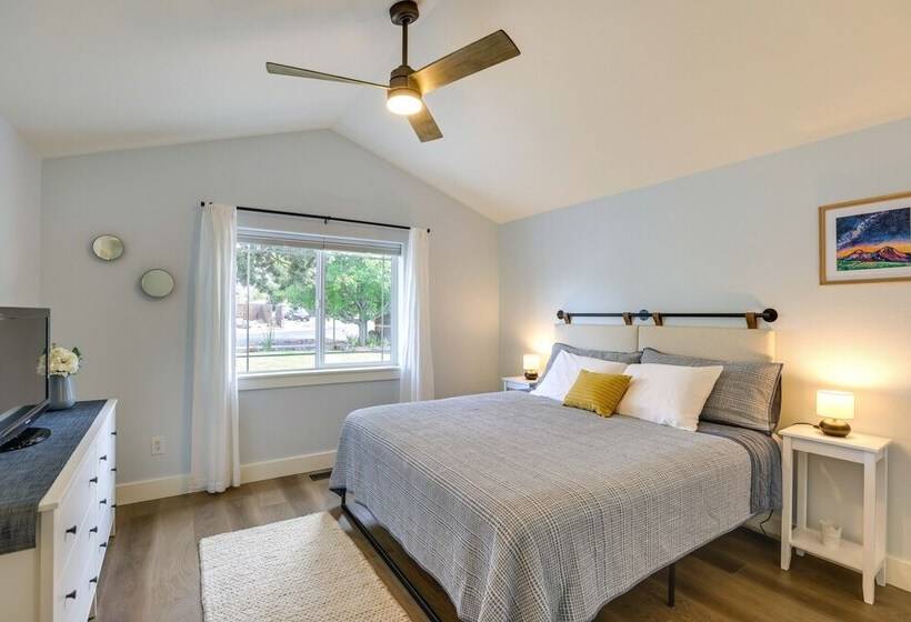 Colorful Bend Home W/ Yard & Fire Pit!