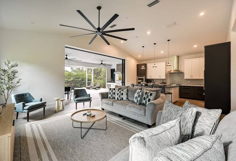 Contemporary Naples Home W/ Outdoor Kitchen & Pool