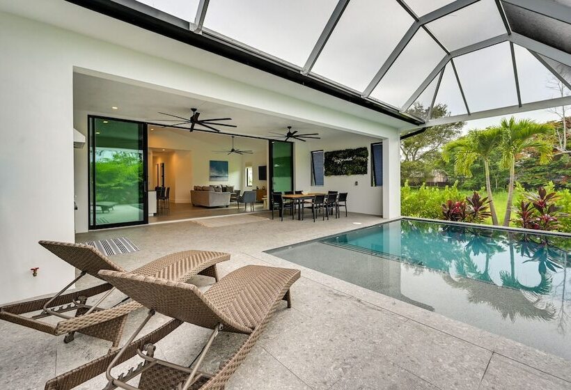 Contemporary Naples Home W/ Outdoor Kitchen & Pool