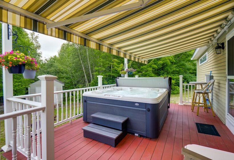 Conway Home W/ Private Hot Tub, Deck & Game Room!