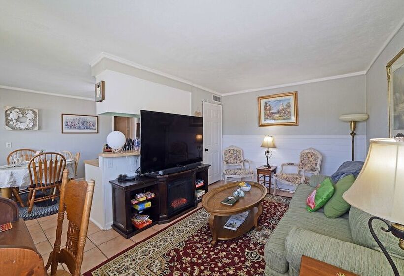 Corpus Christi Home W/ Grill, 3 Blocks To Bay!