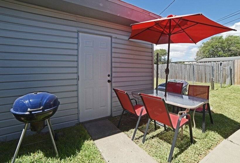 Corpus Christi Home W/ Grill, 3 Blocks To Bay!