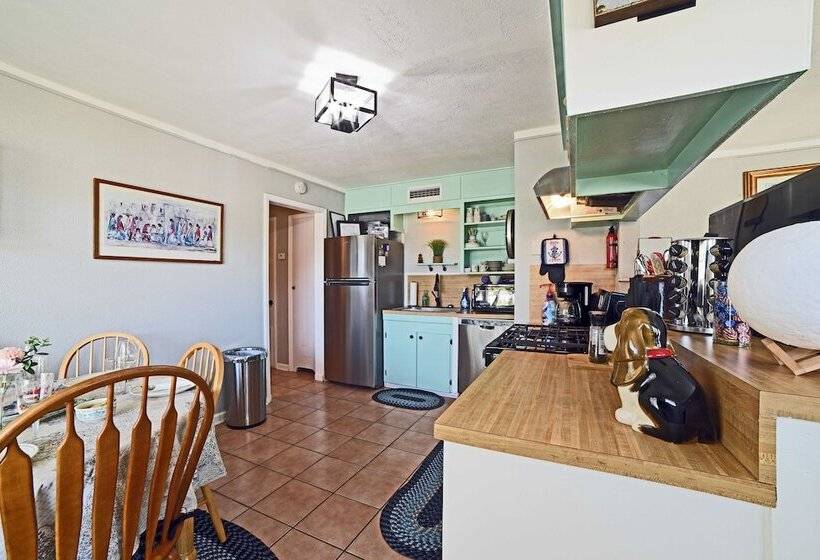 Corpus Christi Home W/ Grill, 3 Blocks To Bay!