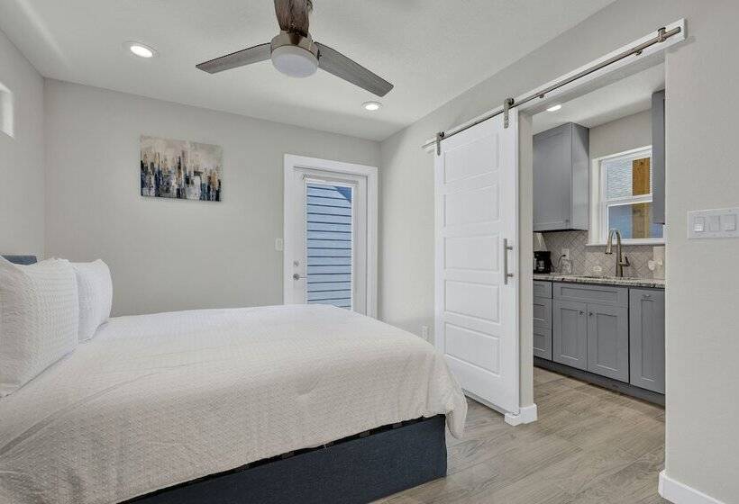 Blue Door Casita Romantic & Cozy