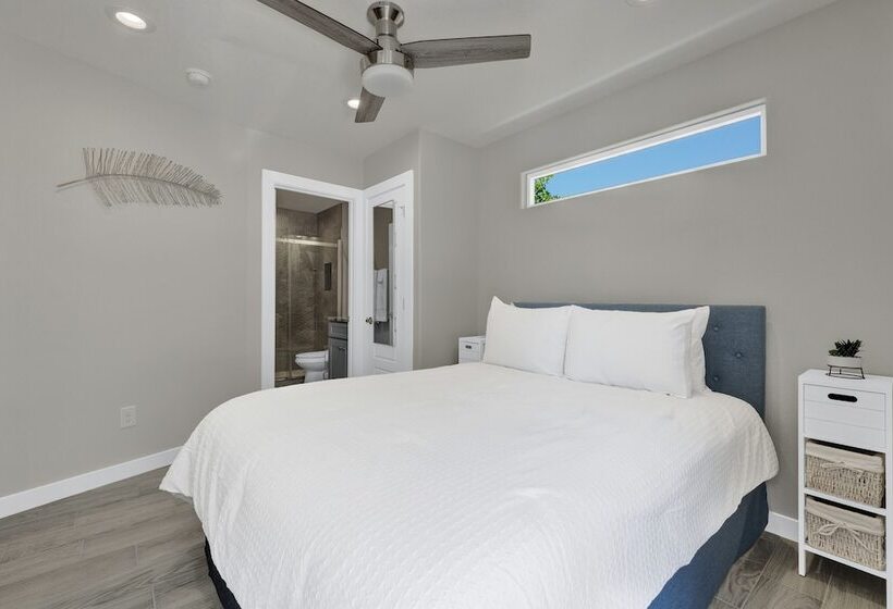 Blue Door Casita Romantic & Cozy