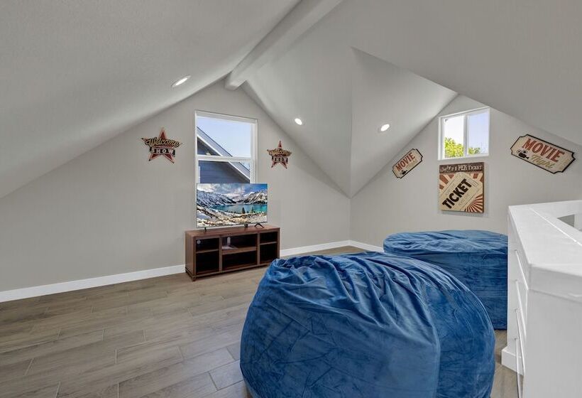 Blue Door Casita Romantic & Cozy