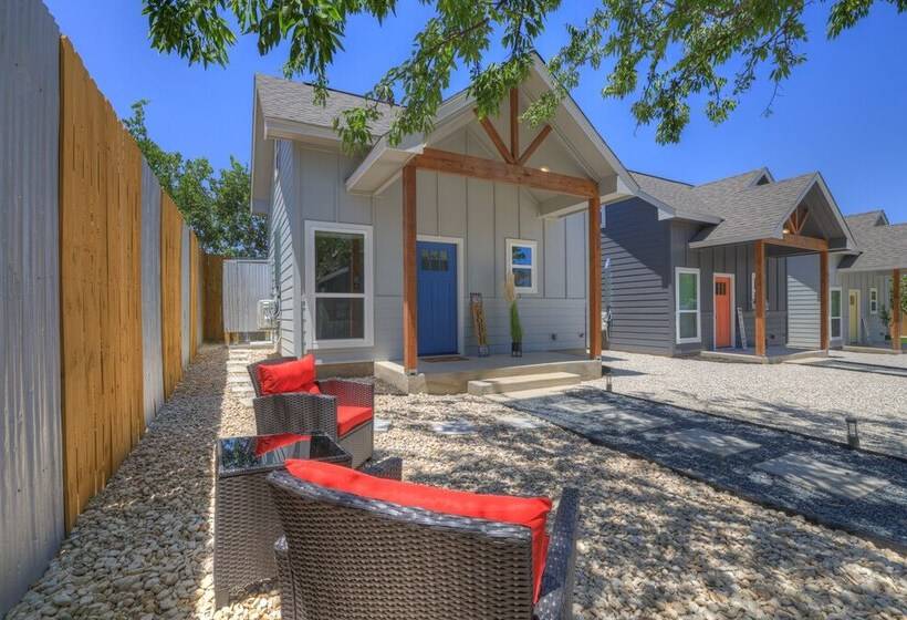 Blue Door Casita Romantic & Cozy