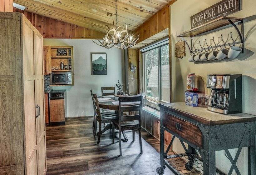 3 Mi To Shaver Lake: Cozy  Bears Hideaway  Cabin!