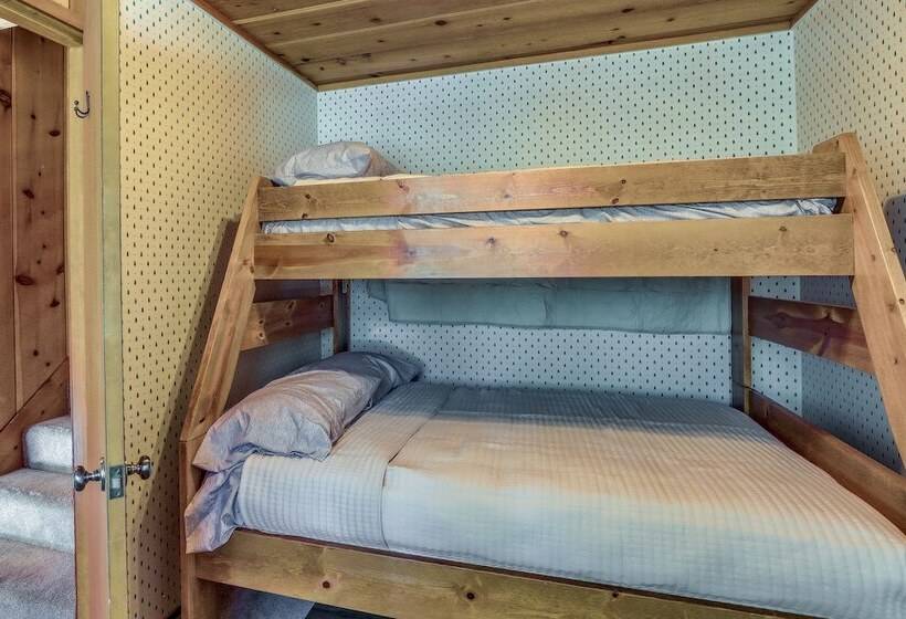 3 Mi To Shaver Lake: Cozy  Bears Hideaway  Cabin!