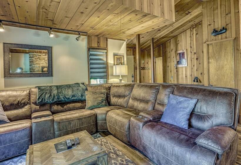 3 Mi To Shaver Lake: Cozy  Bears Hideaway  Cabin!