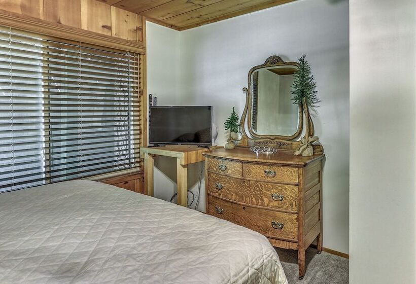 3 Mi To Shaver Lake: Cozy  Bears Hideaway  Cabin!