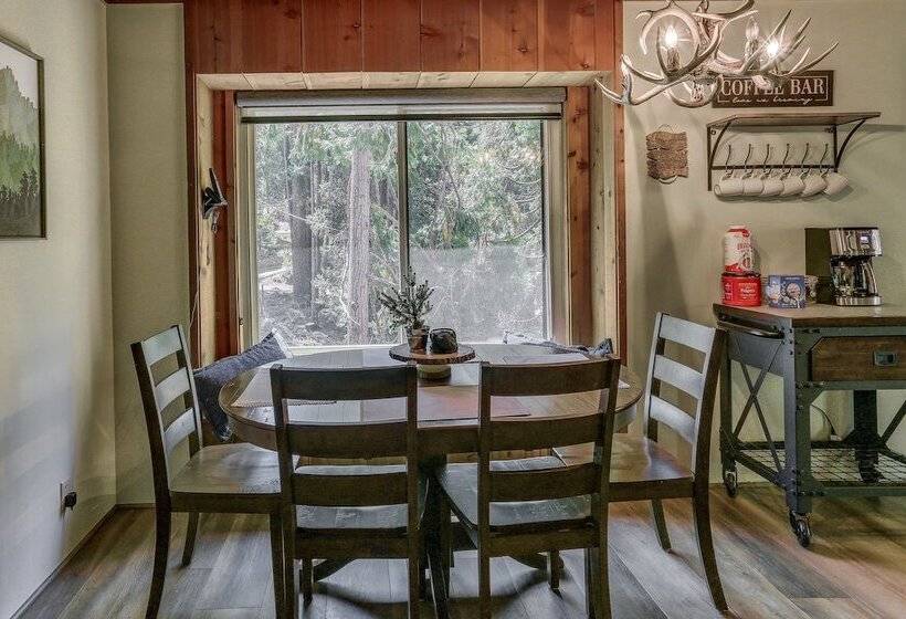 3 Mi To Shaver Lake: Cozy  Bears Hideaway  Cabin!