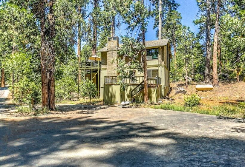 3 Mi To Shaver Lake: Cozy  Bears Hideaway  Cabin!