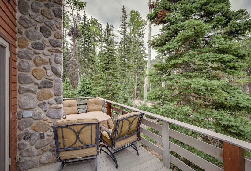 Cozy Cabin W/ Deck & Fireplace In Beaver!