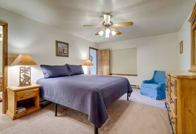 Cozy Cabin W/ Deck & Fireplace In Beaver!