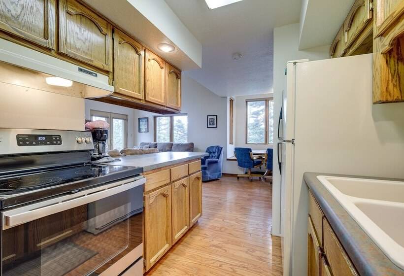 Cozy Cabin W/ Deck & Fireplace In Beaver!