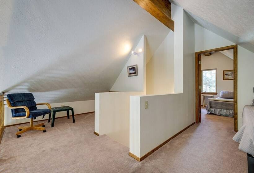 Cozy Cabin W/ Deck & Fireplace In Beaver!