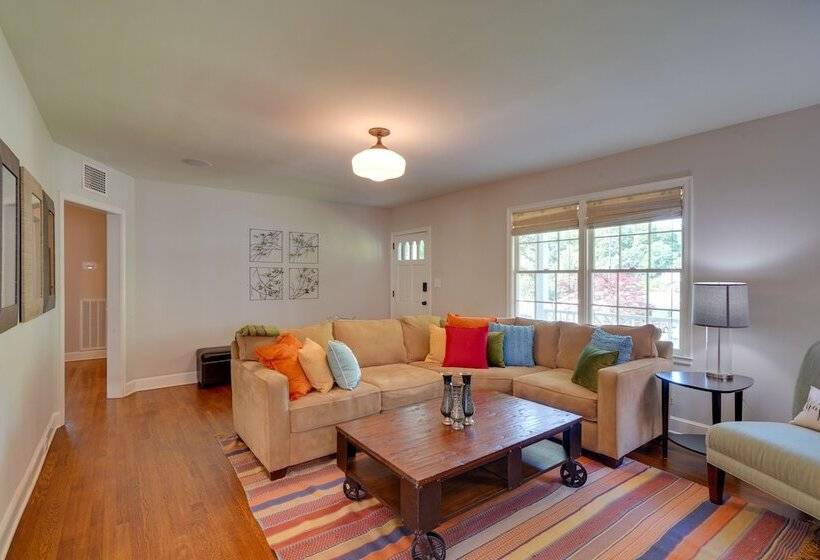 Cozy Durham Home Near Universities!