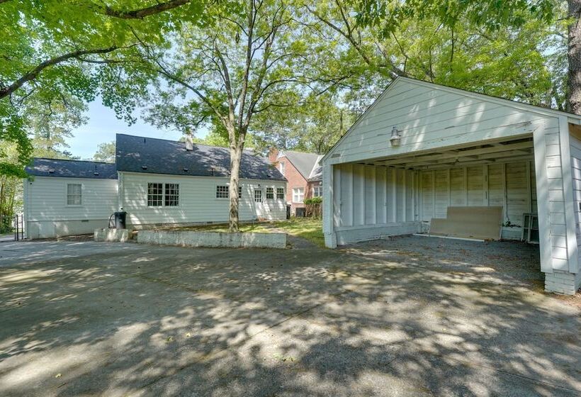 Cozy Durham Home Near Universities!