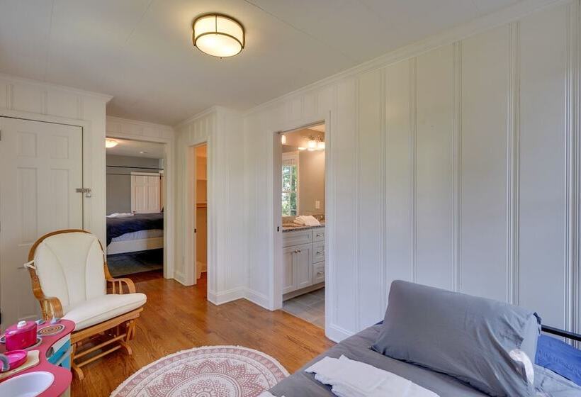 Cozy Durham Home Near Universities!