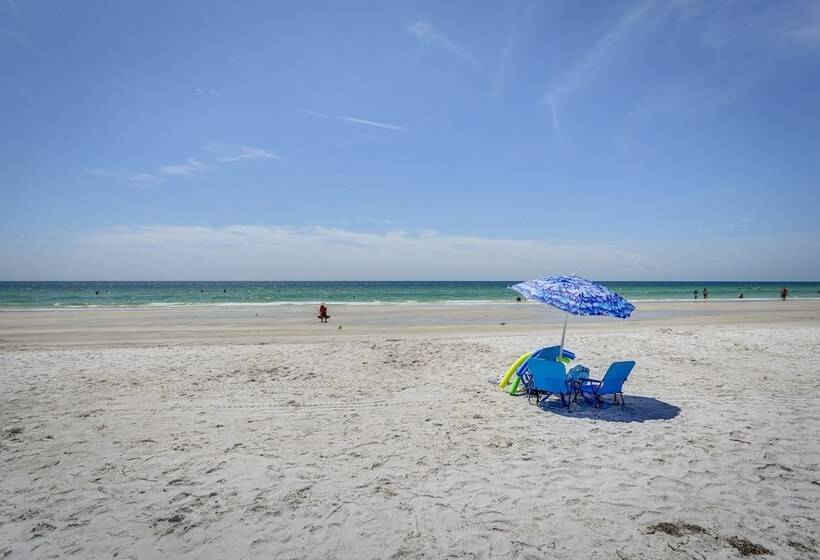 Cozy Indian Rocks Beach Cottage: Steps To Seawall!