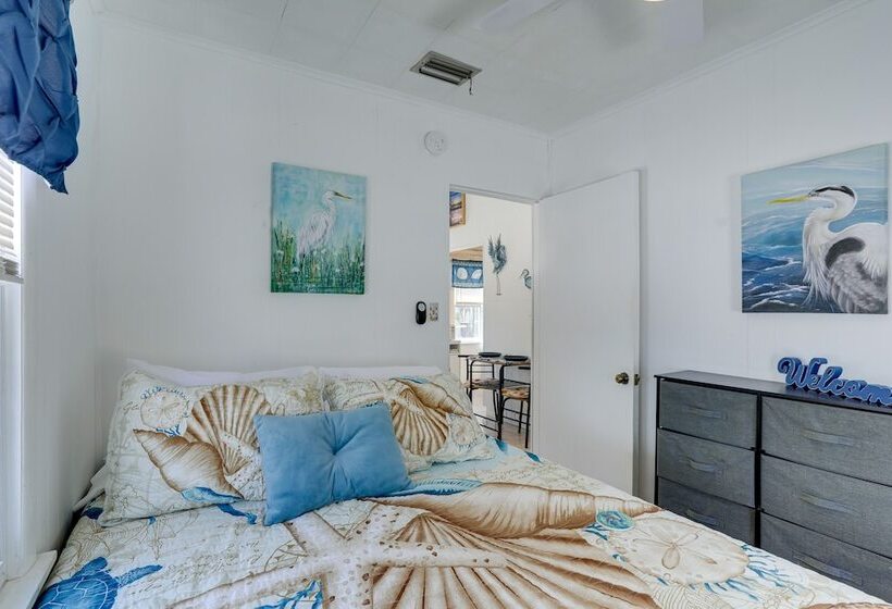 Cozy Indian Rocks Beach Cottage: Steps To Seawall!