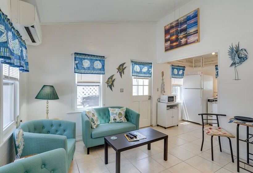 Cozy Indian Rocks Beach Cottage: Steps To Seawall!