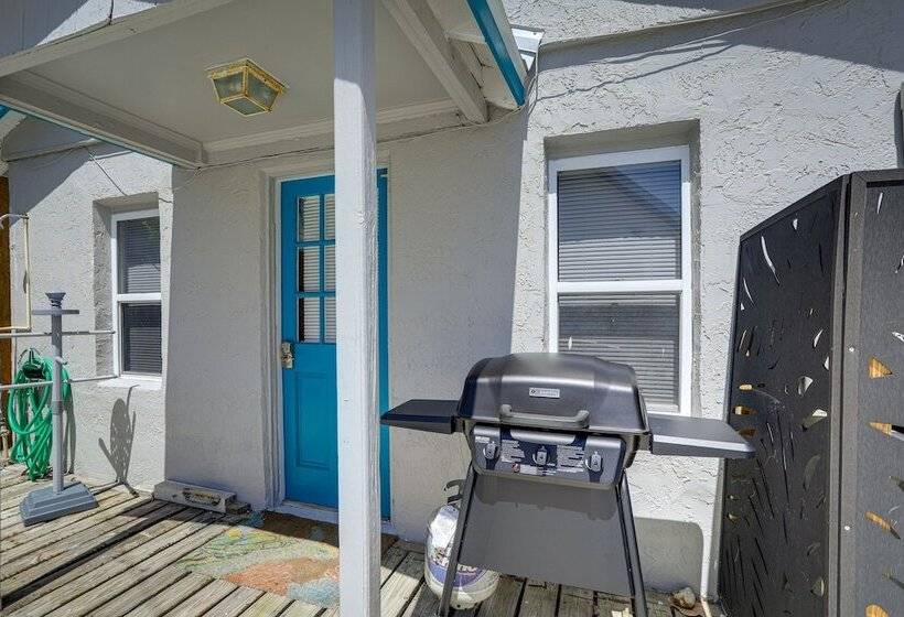 Cozy Indian Rocks Beach Cottage: Steps To Seawall!