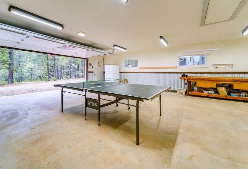 Cozy Nevada City Cabin: Deck, Game Room, Fire Pit