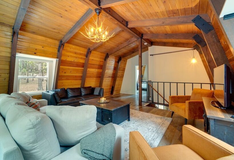 Cozy Nevada City Cabin: Deck, Game Room, Fire Pit