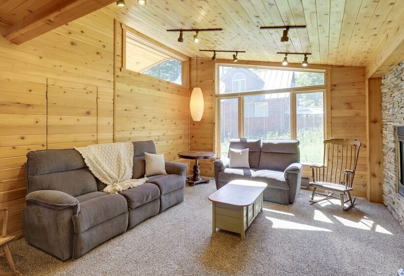 Cozy Provo Retreat With A Charming Fireplace!