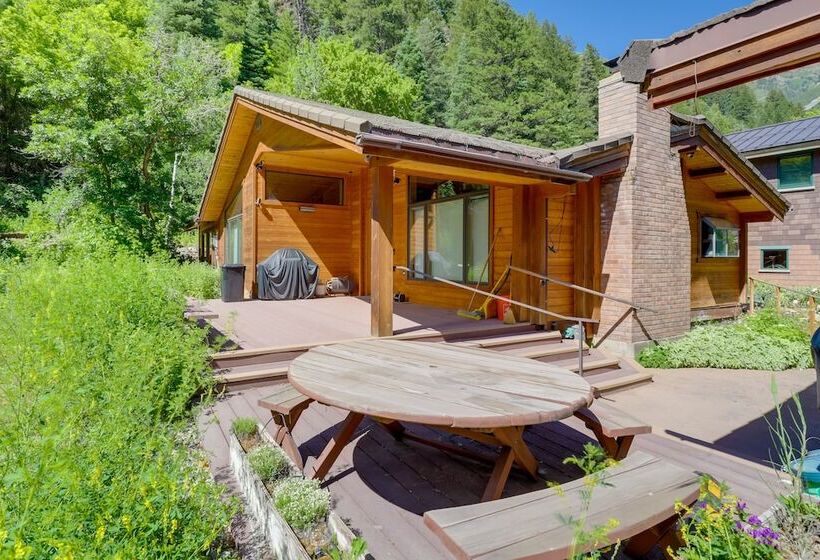 Cozy Provo Retreat With A Charming Fireplace!