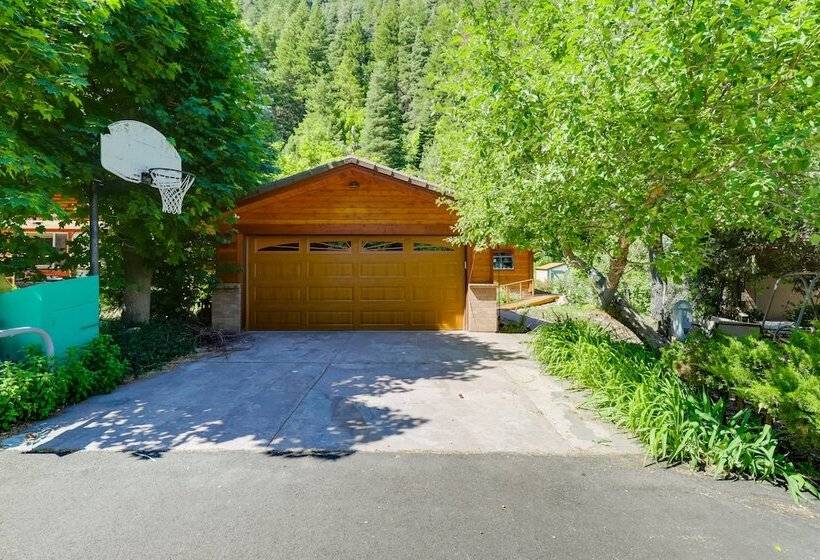 Cozy Provo Retreat With A Charming Fireplace!