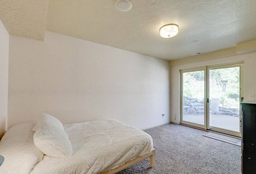 Cozy Provo Retreat With A Charming Fireplace!