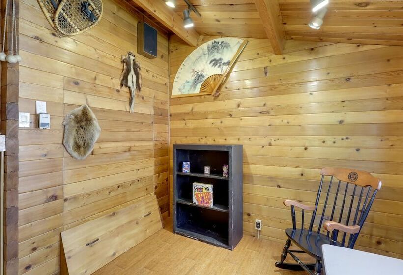 Cozy Provo Retreat With A Charming Fireplace!