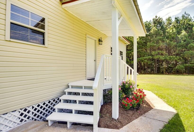 Cozy Summit Cabin W/ Hiking Trails & Fishing Pond!