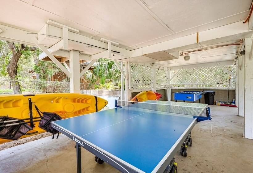 Crystal River Retreat W/ Private Dock & Kayaks!